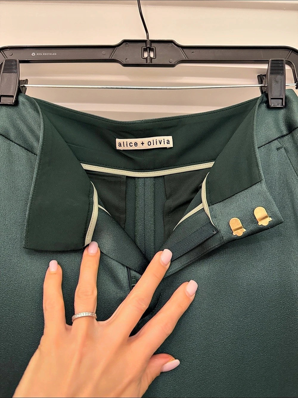 Alice + Olivia Nessi Satin Wide Leg Pants Green - Worn once - Picture 3 of 6